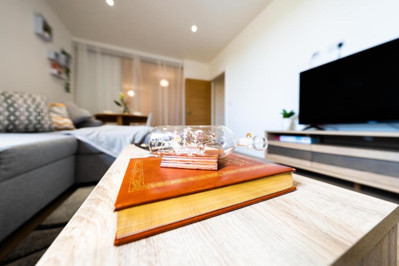 Mission Wave - Venture Apartment Staines-upon-Thames Esterno foto