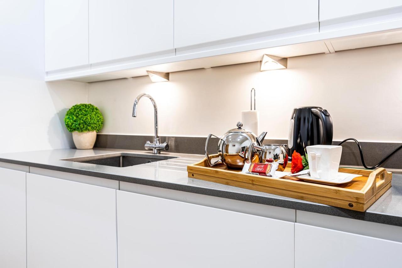 Mission Wave - Venture Apartment Staines-upon-Thames Esterno foto